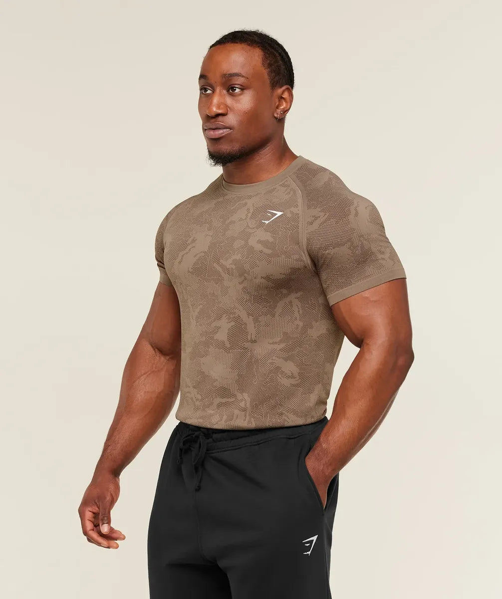 Playera Geo Seamless Slim Fit - Café